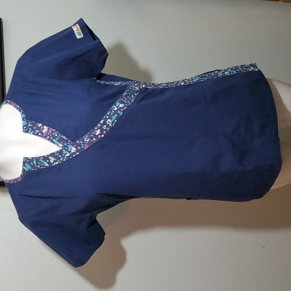 UASCRUBS Dk Blue w/Hearts-Polka Dot Trim. SSleeve, V-Neck Scrub Tunic-VGUC-Sz S